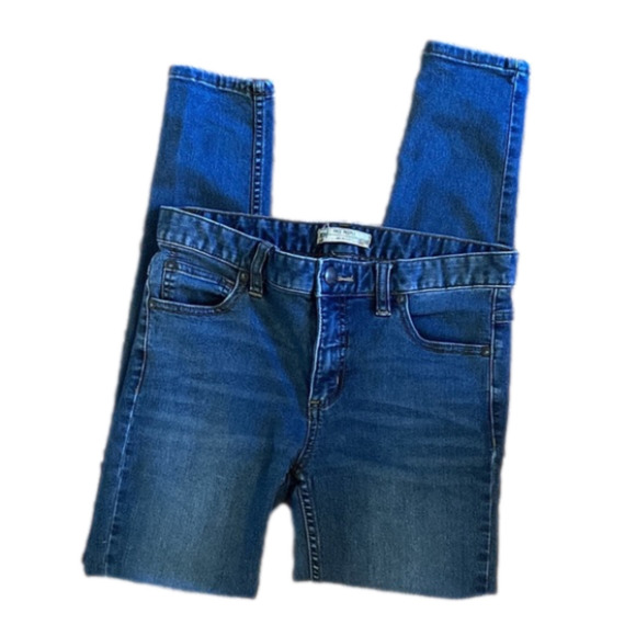 Free People Distressed Knee Jeans - Picture 1 of 15